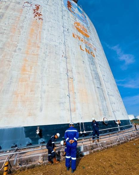 Drilling & Heater Cable Installation LNG Tank